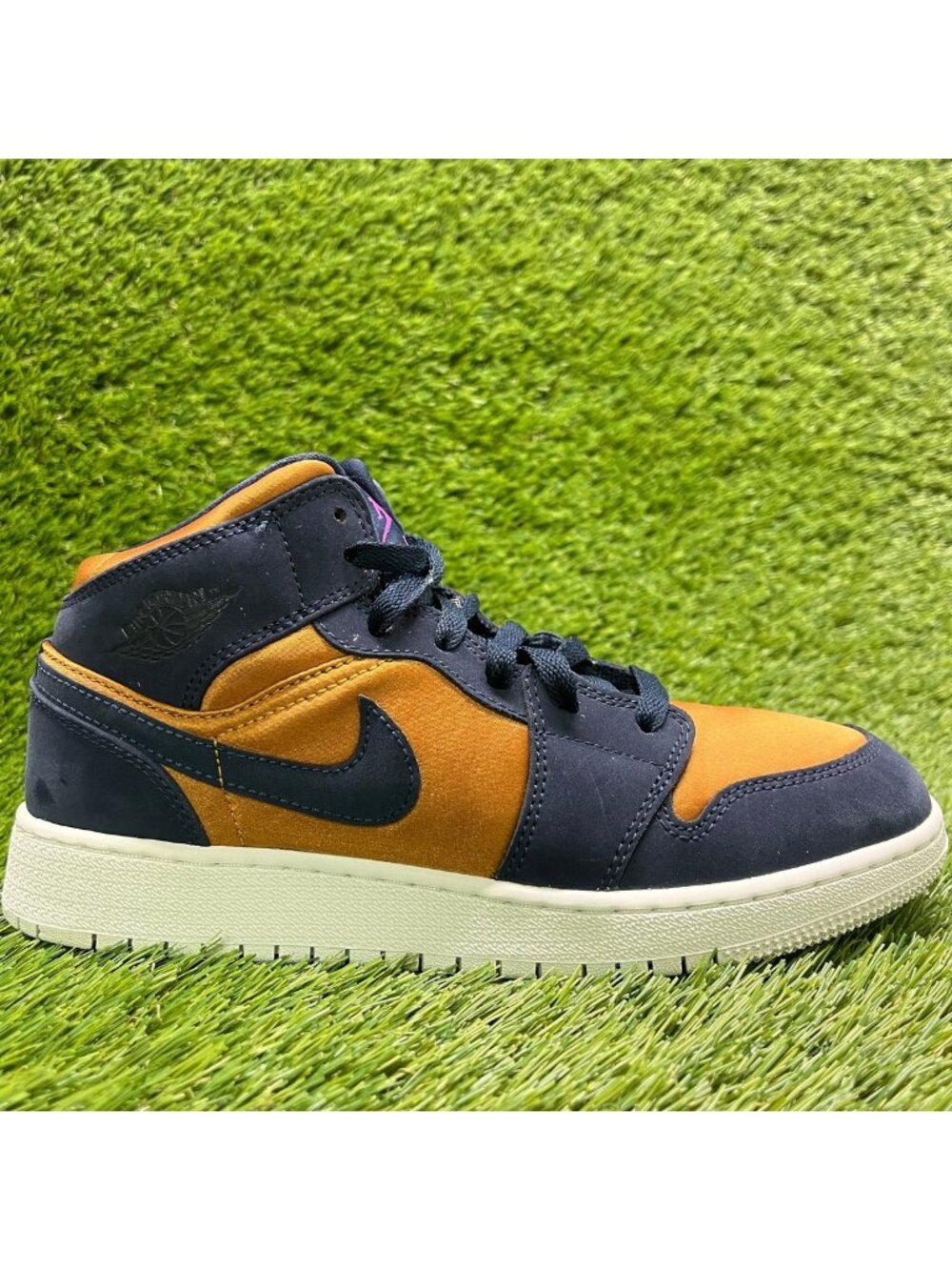 Nike Air Jordan 1 Retro Mid Girls Size 6Y Navy Brown Basketball Shoes Sneakers